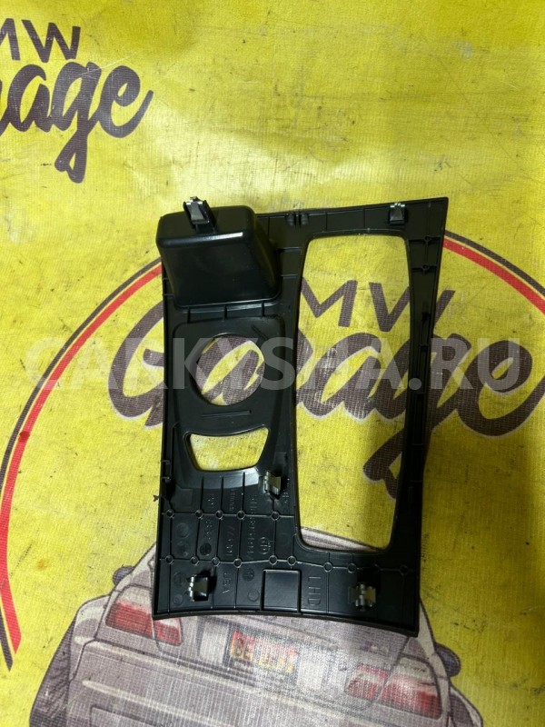 Накладка центральной консоли BMW X5 E70 N52B30 BMW X5 