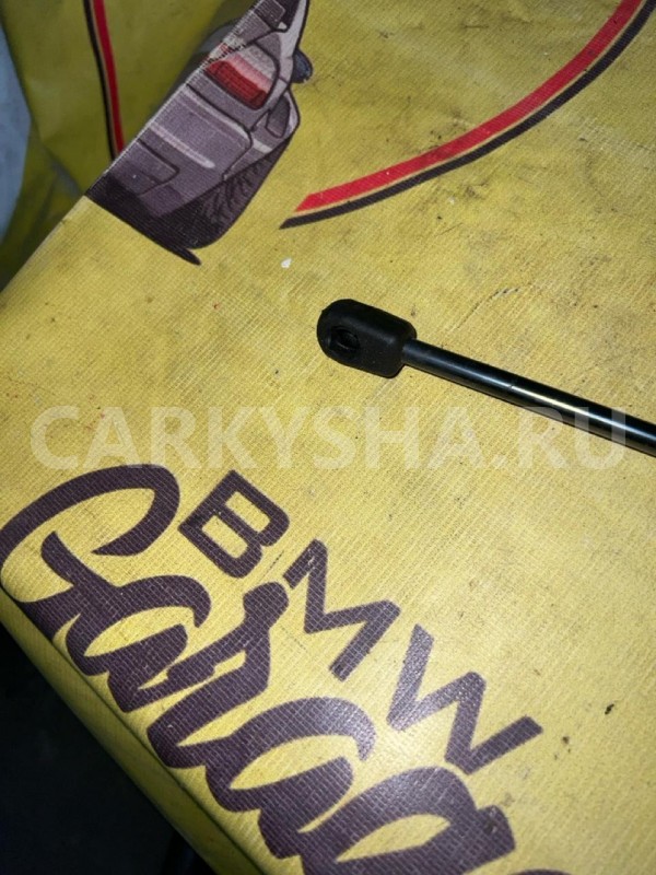 Упор крышки багажника audi A6 C7 CHVA Audi A6 