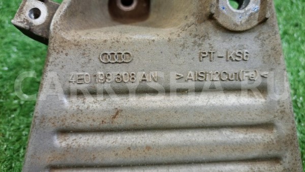 Кронштейн опоры двигателя правый Audi A8 2004 Audi 200 