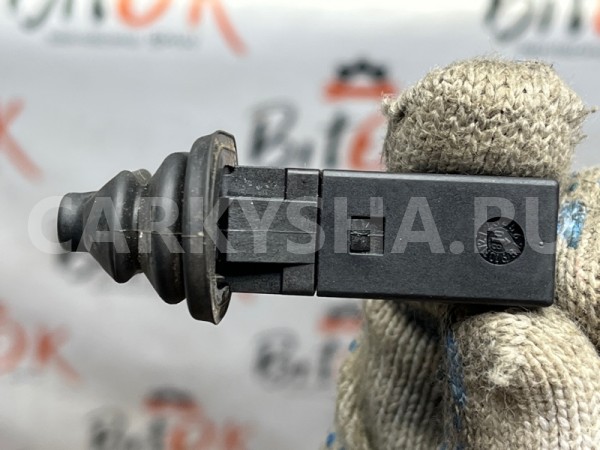 Выталкиватель лючка бака BMW 7er 