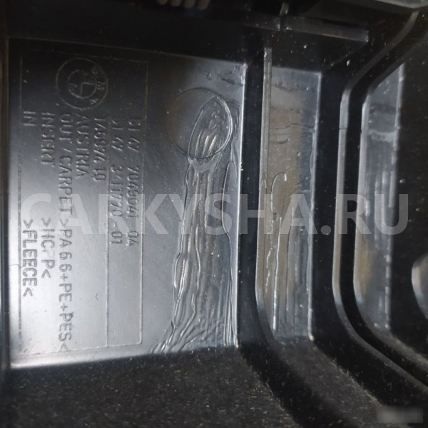 Обшивка багажника левая BMW X3 E83 BMW X3 