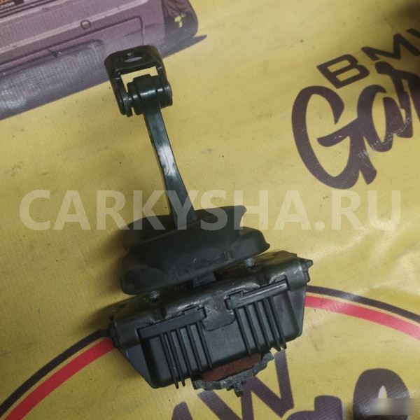 Ограничитель двери BMW X1 E84 N46B20 BMW X1 